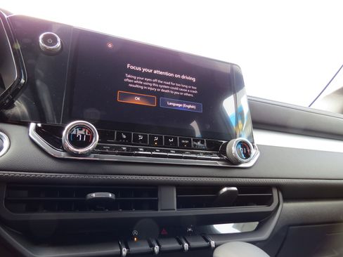 New 2025 Chevrolet Colorado LT w/ LT Convenience Package image 21