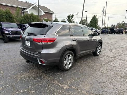 Used 2019 Toyota Highlander Limited AWD/4WD image 7