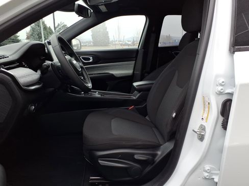 Used 2023 Jeep Compass Sport image 11