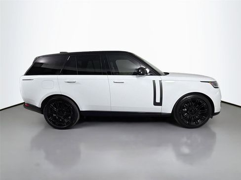 Used 2026 Land Rover Range Rover SE AWD/4WD image 4