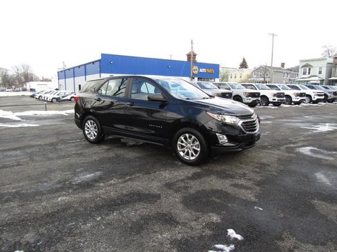 Used 2021 Chevrolet Equinox LS image 9