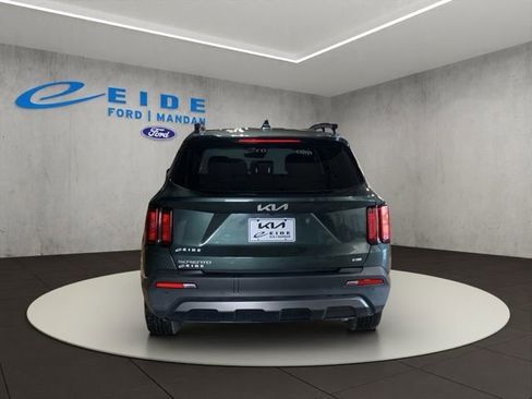 Used 2023 Kia Sorento S AWD/4WD image 10