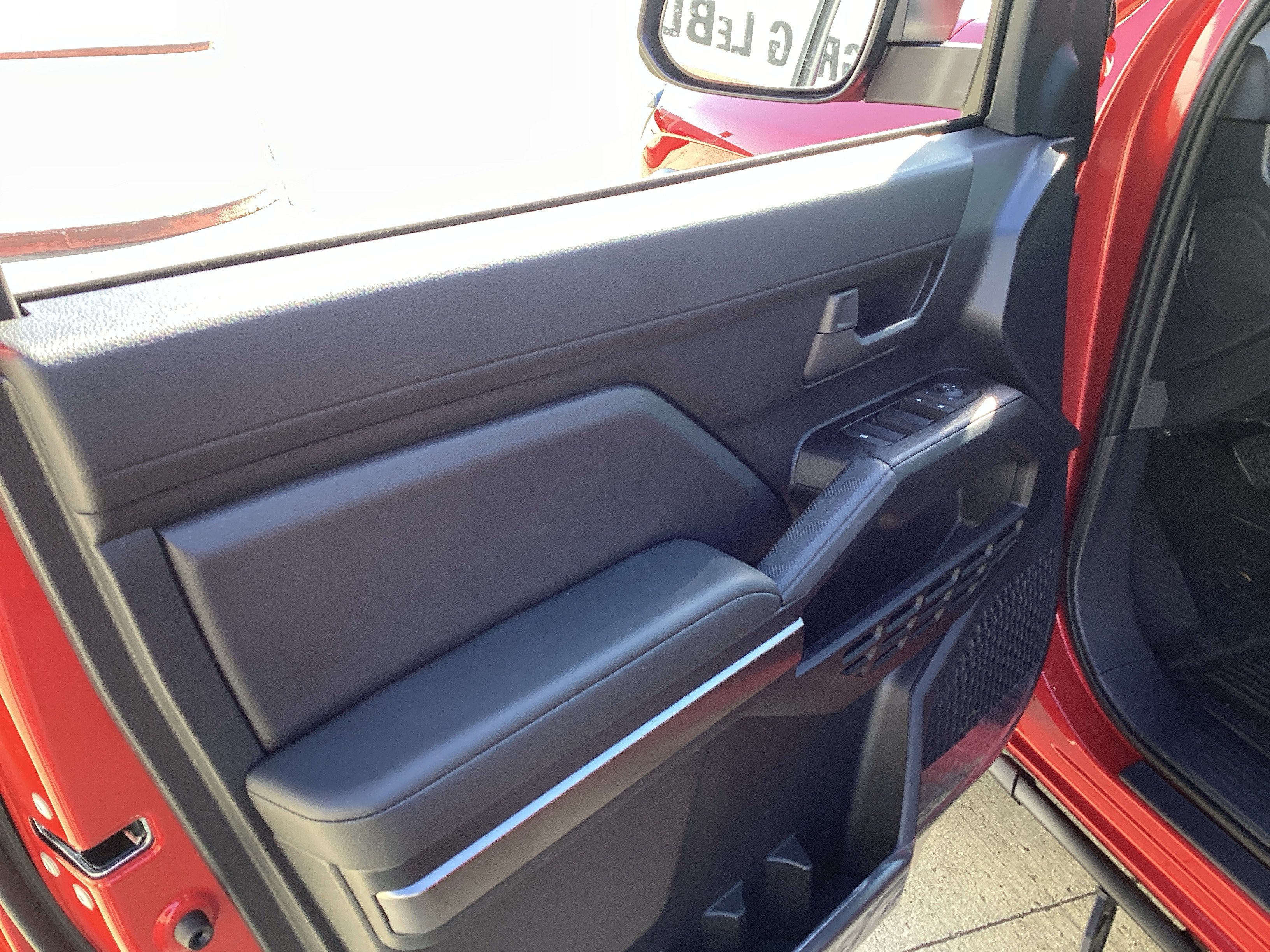 New 2026 Toyota 4Runner SR5 AWD/4WD image 7