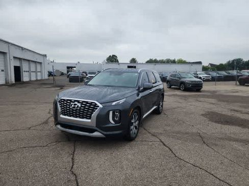 Used 2021 Hyundai Palisade Limited AWD/4WD image 2