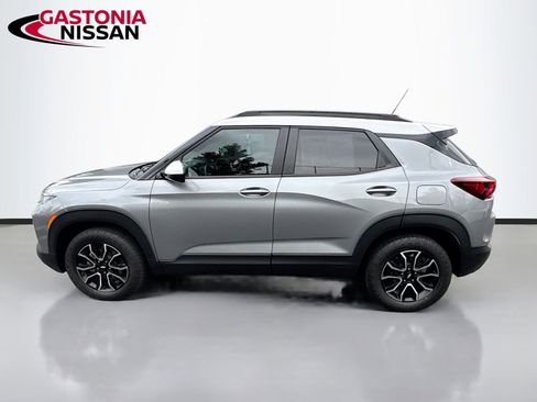 Used 2023 Chevrolet TrailBlazer ACTIV w/ Sun and Liftgate Package image 5