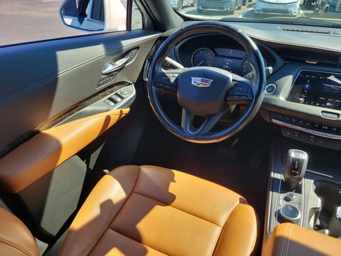 Used 2019 Cadillac XT4 Premium Luxury AWD/4WD image 18