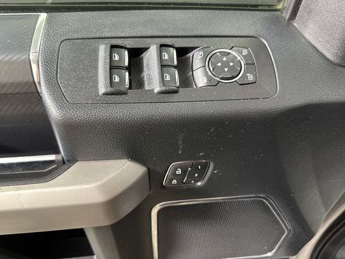 Used 2020 Ford F150 Lariat w/ Equipment Group 502A Luxury AWD/4WD image 11