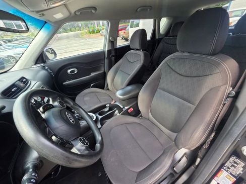 Used 2016 Kia Soul FWD image 14