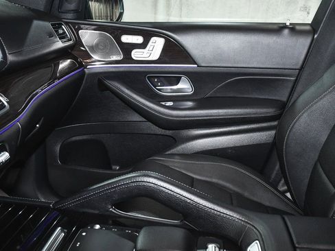 Used 2025 Mercedes-Benz GLS 450 4MATIC image 53