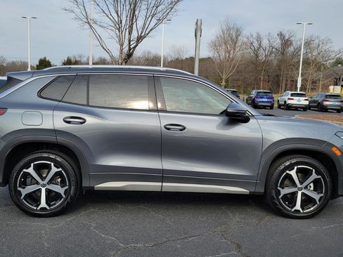 Certified 2025 Volkswagen Tiguan SE image 6