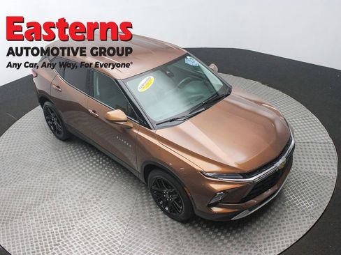 Used 2023 Chevrolet Blazer LT image 3