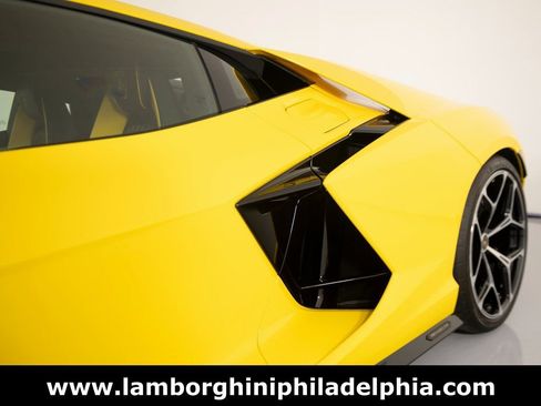 Used 2024 Lamborghini Revuelto AWD/4WD image 47