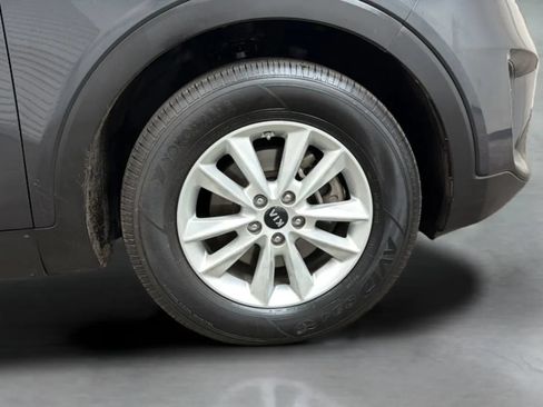 Used 2019 Kia Sorento FWD image 23