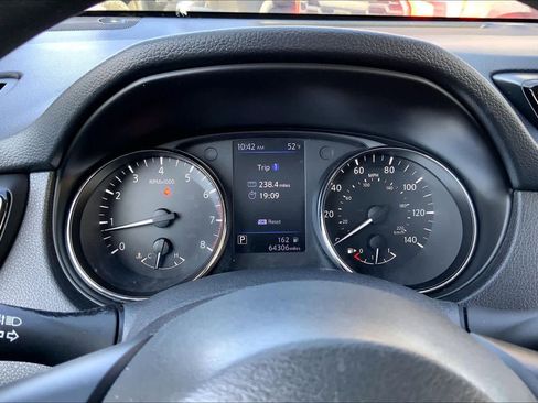 Used 2019 Nissan Rogue S image 24