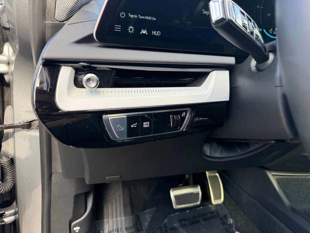 Used 2025 Cadillac Optiq Sport 2 AWD/4WD image 19