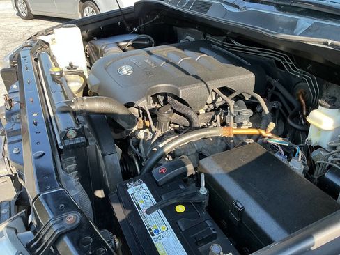 Used 2013 Toyota Tundra 4x4 Double Cab w/ Tow Pkg image 17