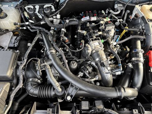 Used 2023 Ford Bronco Wildtrak image 32