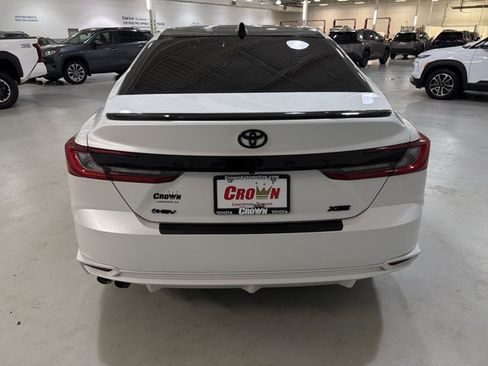 Used 2025 Toyota Camry XSE FWD image 7