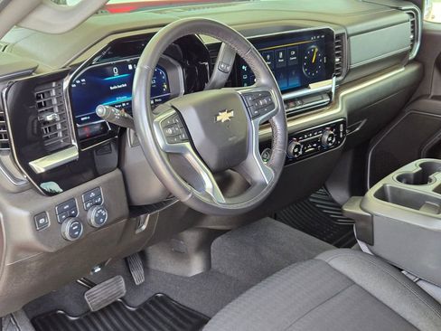 Used 2022 Chevrolet Silverado 1500 LT AWD/4WD image 10
