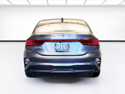 Used 2022 Kia Forte LXS w/ LXS Technology Package image 5