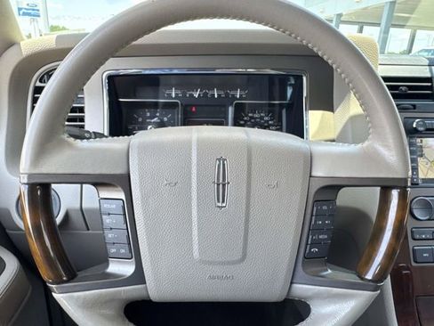 Used 2012 Lincoln Navigator 2WD image 27