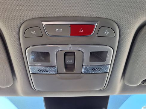 Used 2025 Kia Telluride S FWD image 30
