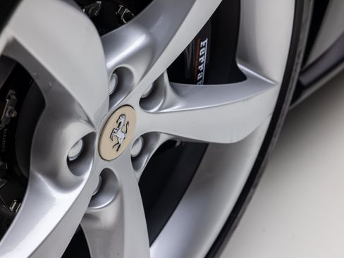 Certified 2019 Ferrari Portofino RWD image 25