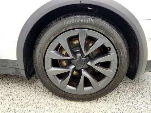 Used 2022 Tesla Model X AWD w/ Falcon Wing Doors & Pan image 9