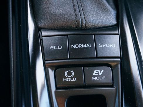 Used 2025 Toyota Camry LE image 18