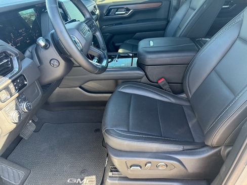 Used 2025 GMC Yukon Denali image 20