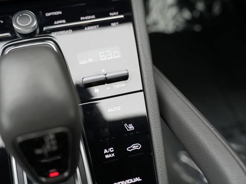 Used 2021 Porsche Cayenne AWD/4WD image 69