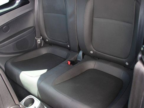 Used 2014 Volkswagen Beetle 2.5 image 15