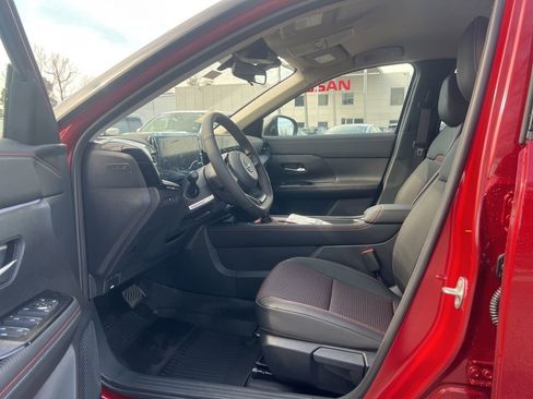 New 2025 Nissan Kicks SR AWD/4WD image 13