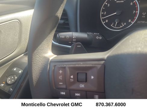 Used 2025 Nissan Rogue S FWD image 19