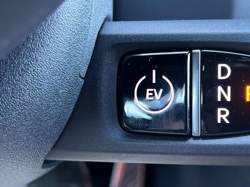 Certified 2025 Kia EV9 GT-Line image 24