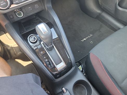 Used 2024 Nissan Versa SR FWD image 23