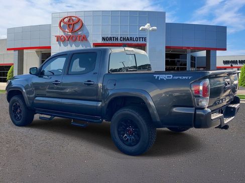 Used 2022 Toyota Tacoma TRD Sport w/ Technology Package RWD image 6