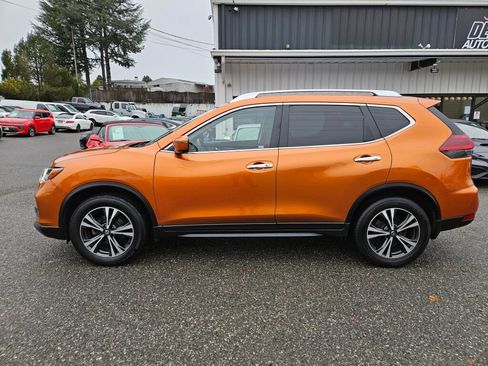 Used 2019 Nissan Rogue SV w/ Sun & Sound Touring Package image 14