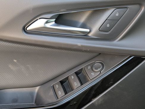 New 2026 Chevrolet Equinox LT FWD image 18