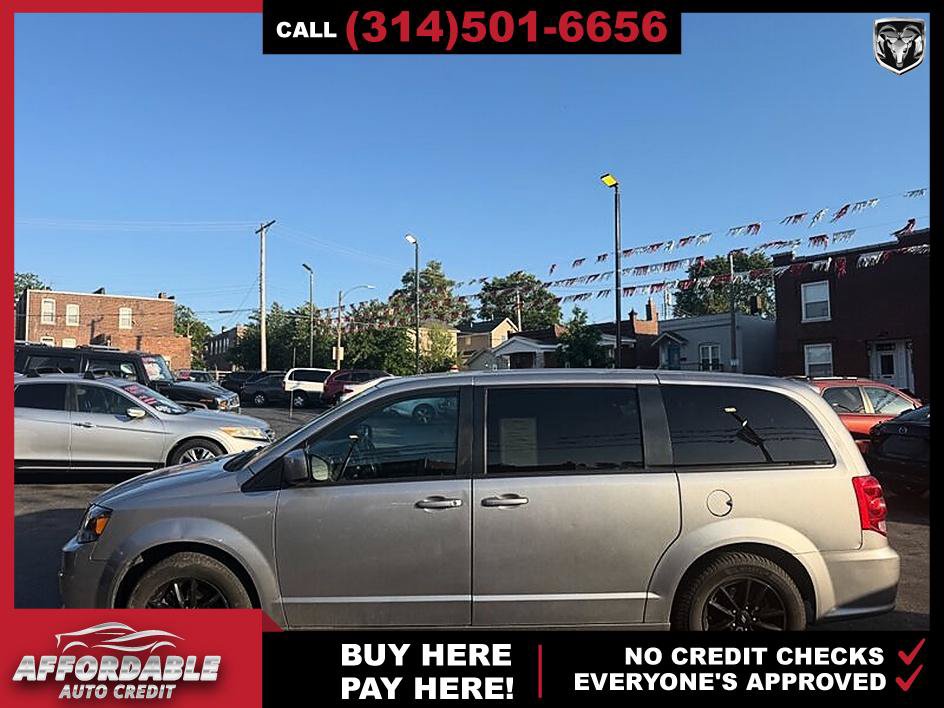 Used 2020 Dodge Grand Caravan GT FWD image 2