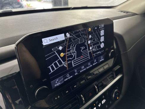 Used 2023 Nissan Pathfinder SL w/ Cargo Package image 18