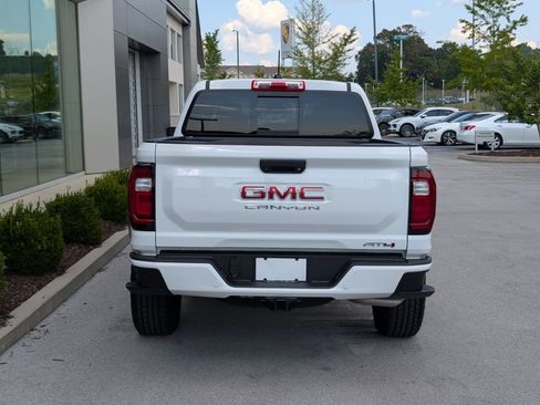 Used 2025 GMC Canyon AT4 AWD/4WD image 6