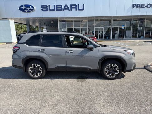 Used 2026 Subaru Forester Premium AWD/4WD image 2