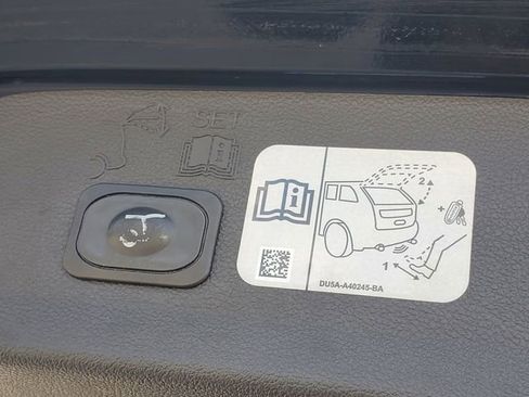 Used 2018 Ford Escape Titanium w/ Ford Safe & Smart Package image 34