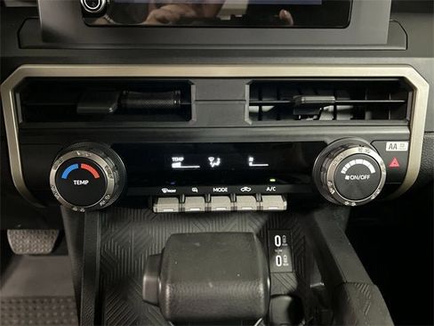 Used 2024 Toyota Tacoma SR image 17