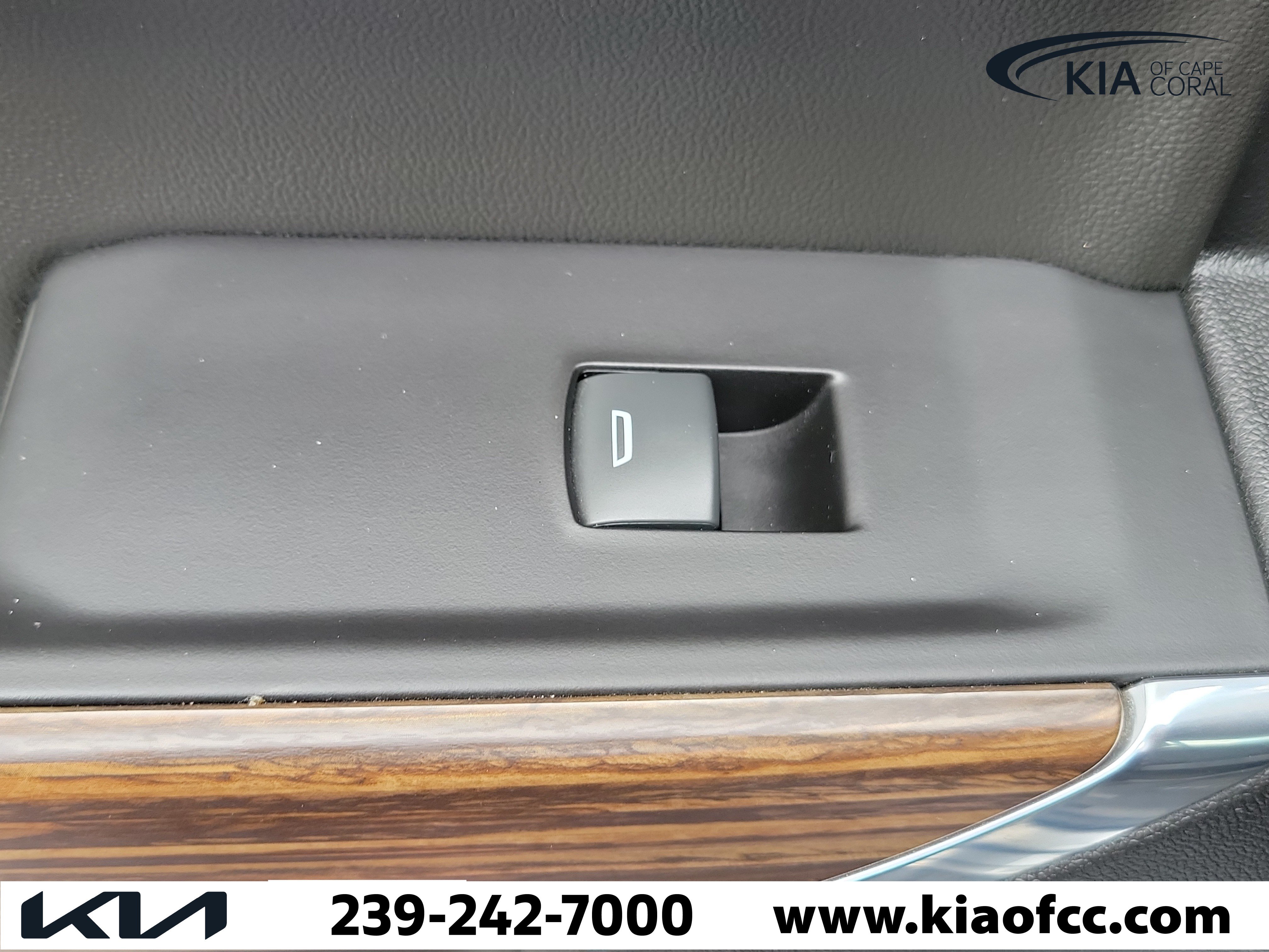 Used 2022 Chevrolet Silverado 1500 High Country w/ Z71 Off-Road Package AWD/4WD image 13