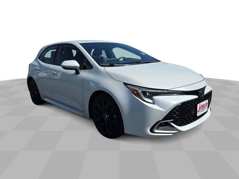 Used 2023 Toyota Corolla XSE FWD image 2