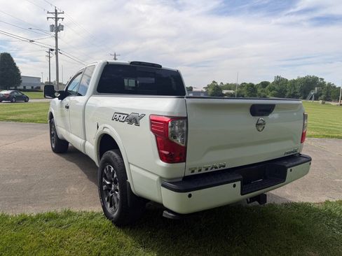 Used 2018 Nissan Titan PRO-4X AWD/4WD image 7