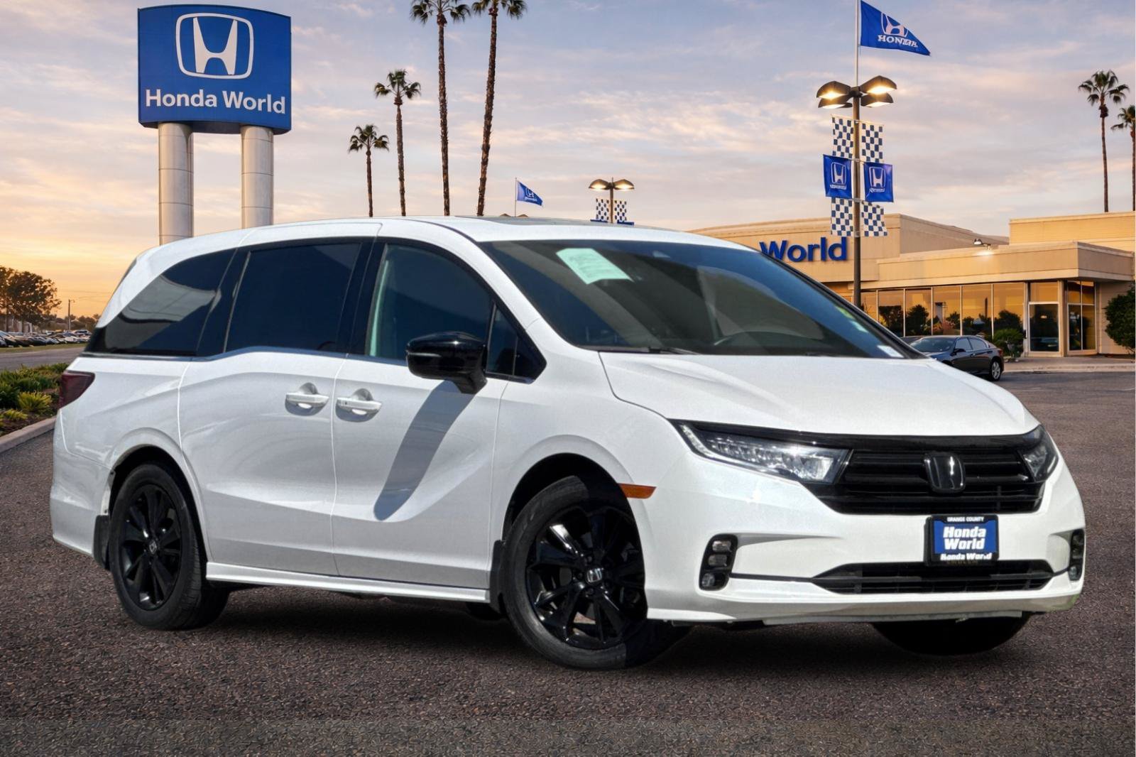 Used 2024 Honda Odyssey Sport image 2