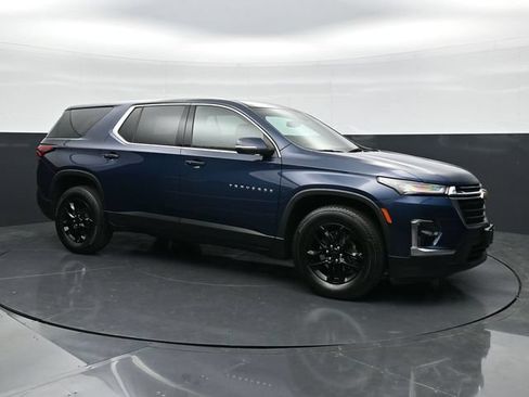 Used 2023 Chevrolet Traverse LS w/ Safety Package AWD/4WD image 3